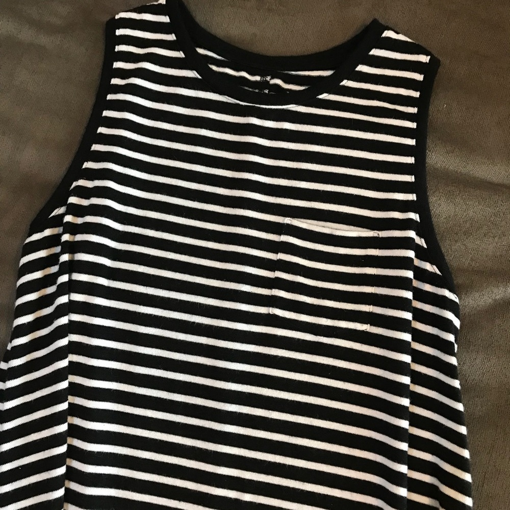 Striped Tank Top - Picture 5 of 5